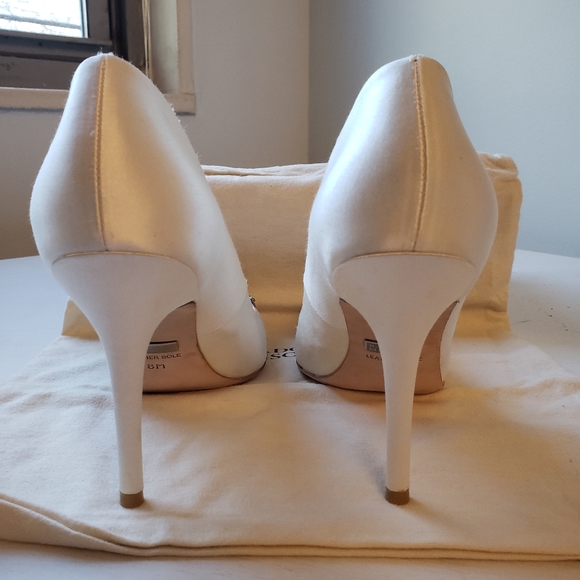 Badgley Mischka Doris II Pump - Picture 8 of 8